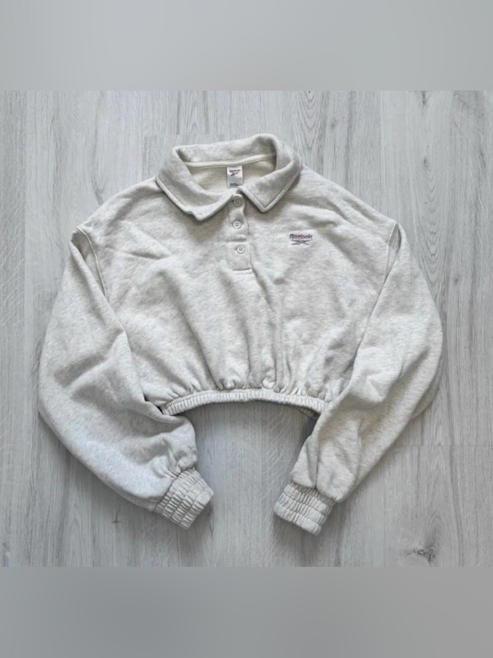 REEBOX  Cropped Polo Sweatshirt in Light Gray